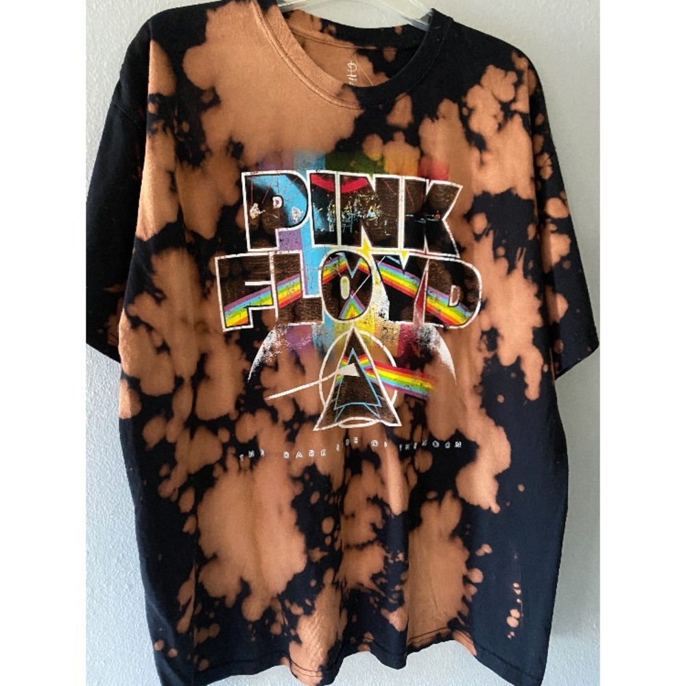 NWOT Pink Floyd Dark Side of the Moon Tee